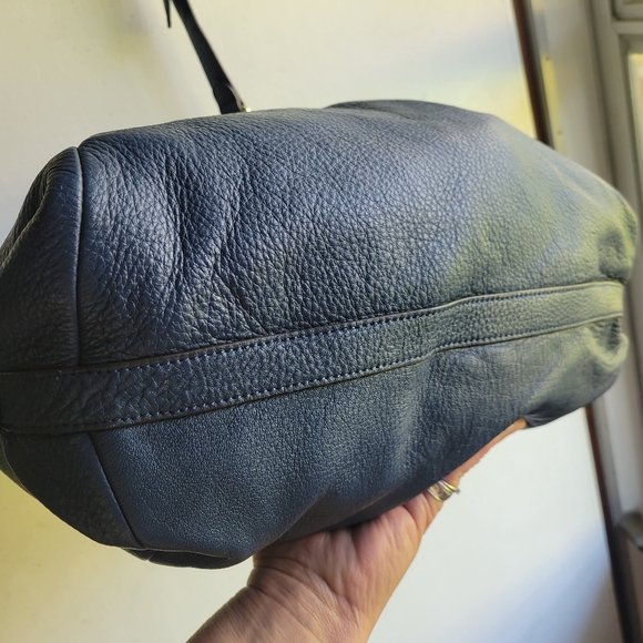 Vince Camuto Hobo/Slouch Navy Blue Leather Shoulder Bag EUC - Picture 6 of 13